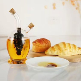 WINAKUI Oil and Vinegar Dispenser Bottle, 2 in 1 Olive Oil and Vinegar Dispenser Set with Cork Stoppers, Glass Oil and Vinegar Bottles for Kitchen