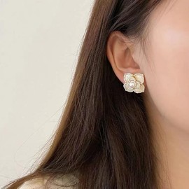 Pearl Stud Earrings for Women, Trendy Dainty Rhinestone Pearl Cluster Gold Plated Studs Hypoallergenic Cross Wedding Bridal Earrings for Teen Girls Jewelry Gifts (Pearl7)