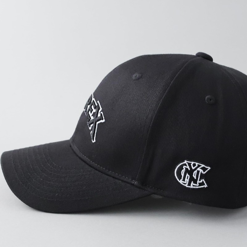 [アヴィレックス] ミリタリー VARSITY 3Dロゴ コットンツイル ローキャップ 刺繍 メンズ 帽子 MA-1