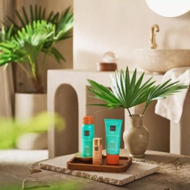 RITUALS The Ritual of Karma - Summer Trio - Sun Lotion SPF30, Face Sun Cream SPF30, and Illuminating Body Oil - Sun Protective Skincare Gift Set Made with White Tea and Lotus Flower