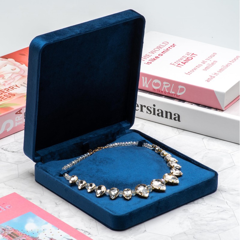 Akangbox Large Velvet Necklace Box for Chunky Necklaces & Pearl
