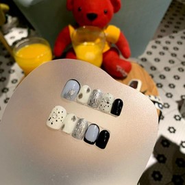 MAOLEETO Press on Nails, Short side Fake Nails Creative False Nails Large White Press on Nails for Women Girls Nail Art Decoration - Lagre