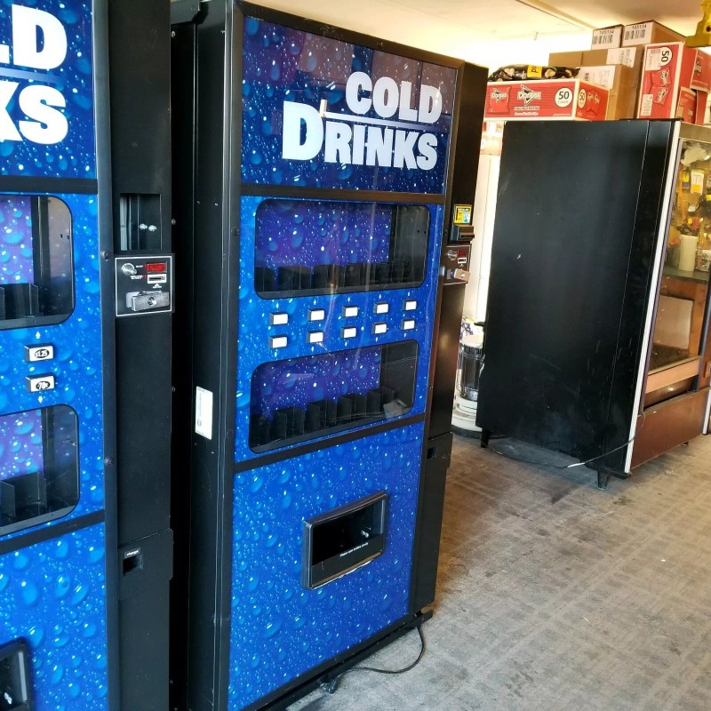 Royal Vendors 650, 372, 768 Soda Machine - Merlin 4