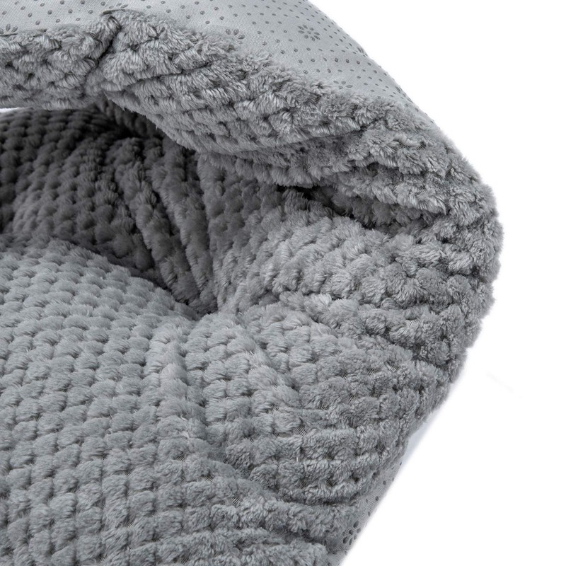 Fuzzy Deluxe Pet Beds, Super Plush Dog or Cat Beds