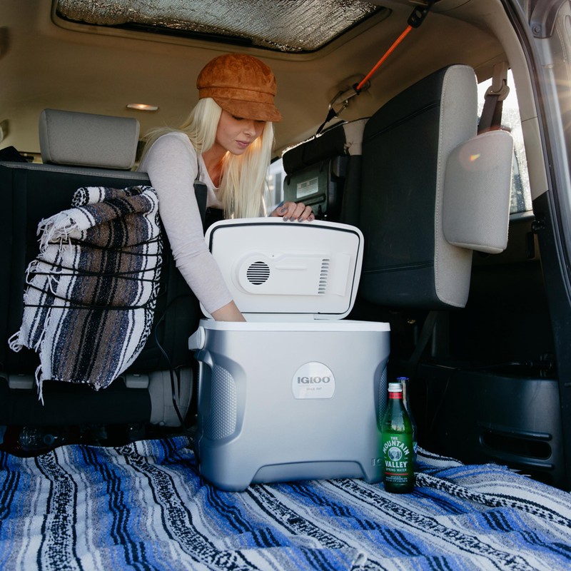 Igloo Thermoelectric Iceless 28-40 Qt Electric Plug-in 12V Coolers