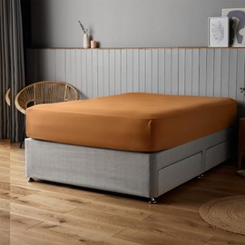 Silentnight Supersoft Terracotta Fitted Sheet - Cosy & Delicate Touch - Luxurious Easy Care Microfibre with Elasticated Corners - Stylish & Modern Mattress Fitted Sheet, King Bed, Orange Terracotta