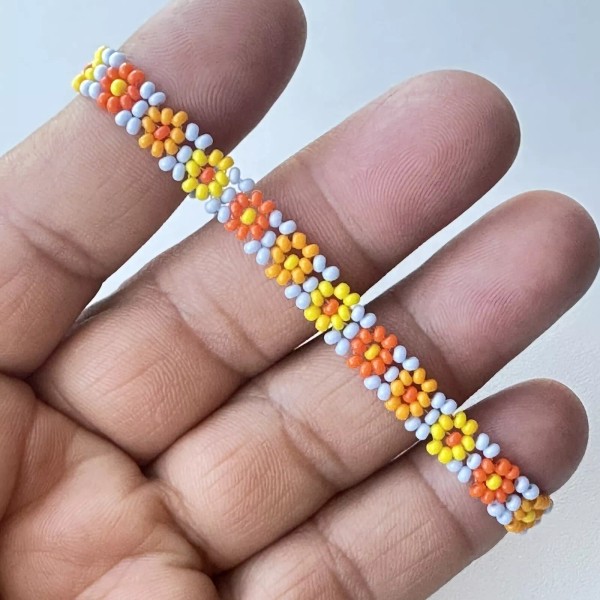 Daisy Beaded Flower Bracelet Blue