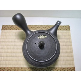 Japanese Kyusu Tokoname Clay Teapot 13.5 Fluid Ounces Haruaki Flower Pattern on the Pattern of Trunk of Black Pine Tree G747