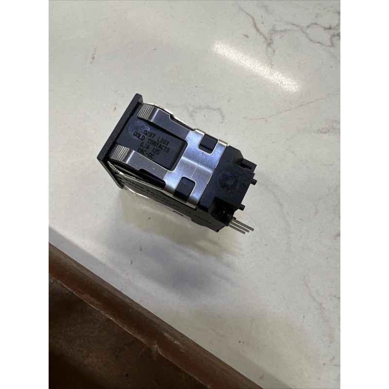 Honeywell Micro Switch AML-20 2 Lamp Pushbutton Switch 28V 2