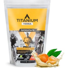 TITANIUM TERRA Electrolitos en Polvo con Carbohidratos - Bebida Energética - Para Deportes de Resistencia o Fondo (Ciclismo, Running) - Vitaminas - Sin Gluten - Bolsa 700g, 15 Litros - Sabor Mandarina
