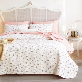 Wake In Cloud - Floral Quilt Set, Coquette Cottagecore Aesthetic Cute Rose Flower for Women Teen Girls, Reversible Lightweight Bedspread Coverlet, 3 Pieces, Pink, Queen/Full Size