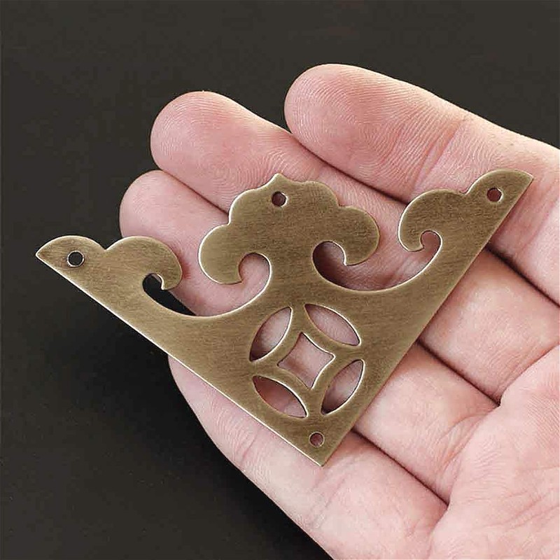 CUTOOP 4pcs Retro Style Antique Brass Triangle Corner Protector with