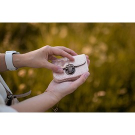 Gusti Chapal Bum Bag Leather Festival Bag Small Gold Leather, Or