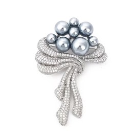Flower Pearl Brooches and Pins for Women，Dainty Fashion Elegant Vintage Flower Pearl Brooches for Wedding Bridal Bow Floral Pin Clothing Bag Scarf Decoration Accessories (Gray)