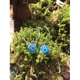 Enamel small mandala disc hoop earrings made of stainless steel, small round hook earrings in light blue - blue, anti-allergic