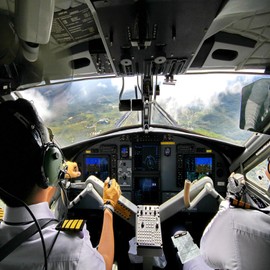 Pilot Kneeboard Aviation Metal Clipboard, Aluminum Clip Board w/Writing Notepad, Practical Pen Holder, Airplane Grade Flight Knee Boards with Durable Elastic Strap for Pilots Gifts (Silver)