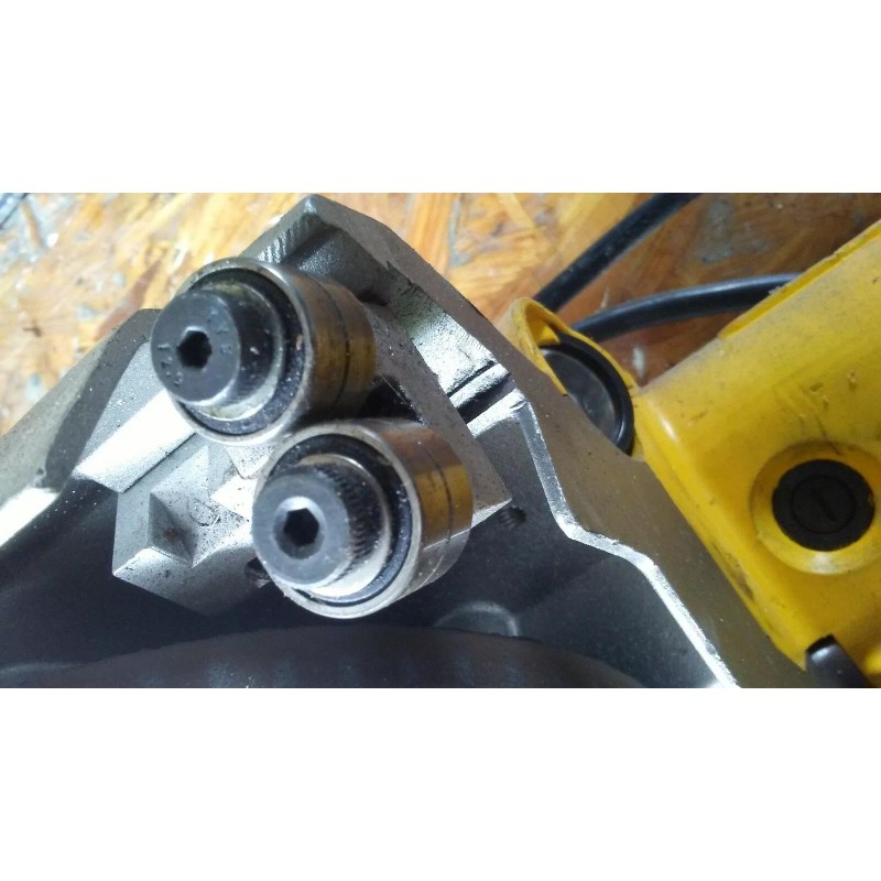 Dewalt D28770 / D28770K Blade Bearing Guides Replacement