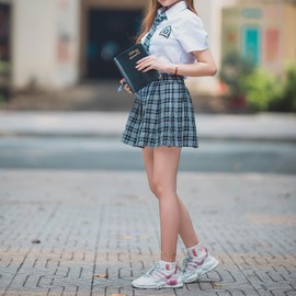 Kueroami Waterproof Gold Ankle Bracelets for Women - Dainty Gold Plated Anklets Layered Black White Butterfly Double Chain Cute Anklets Beach Nightclub Christian Choker Jewelry Gift for Women