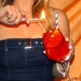 Reimagine Discovery Reimagine Discovery Aperol Spritz Citrus Candle, 140 Hour Long-lasting Burn Handcrafted Decorative Candles for Home Scented, Bar Cart Accessories & Kitchen Decor Orange Candle, Unique Birthday Candles