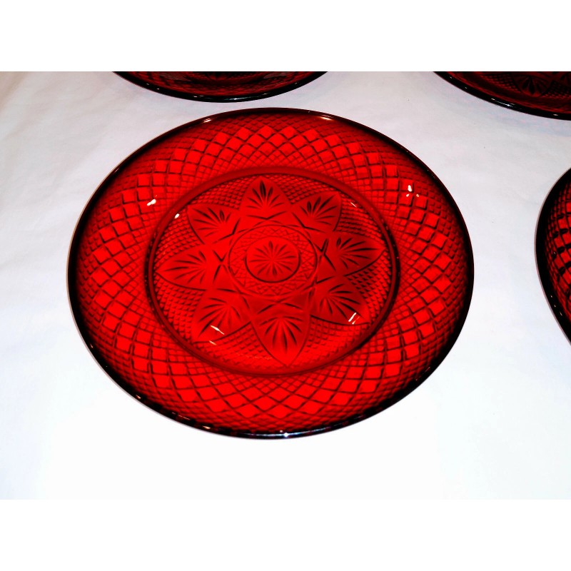 Luminarc 2004 Holiday Plates Set of 4 Red Glass 8"