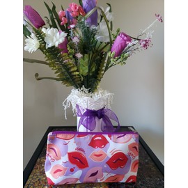 Clinique Makeup bag Lips Design multicolor medium size + lining inside Very cute