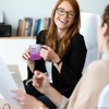 glitzertassen.de® | Kaffeefüllstand | Tasse mit Glitzer | Geschenkidee (Silberviolett)