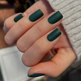 Matte Emerald Green Press on Nails Short Square Fake Nails Short Square Nails Press ons, Soft Gel Acrylic Glue on Nails Stick on for Women Thick Solid Color 24pcs