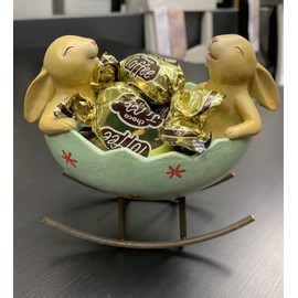YANGMEI Spring Easter Laughing Bunny Rabbits Rocking in an Egg Cradle Vintage Rustic Country Bunnies Rabbit Figurine Cute Bunny Candy Dish