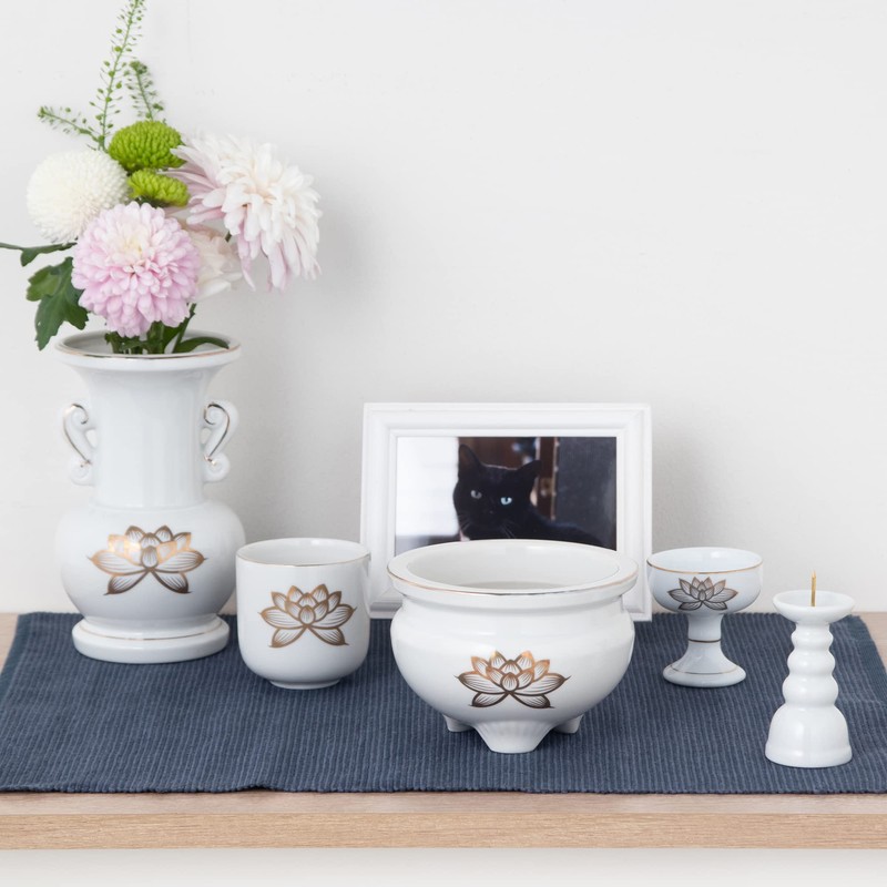 CATEGORY: Buddhist Ritual Implements God Hardware 仏壇 White Gold Lotus