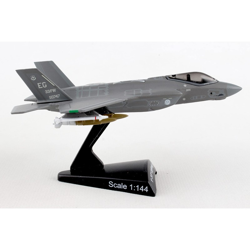 Daron Postage Stamp PS5602 USAF F-35 Version A , Lightning