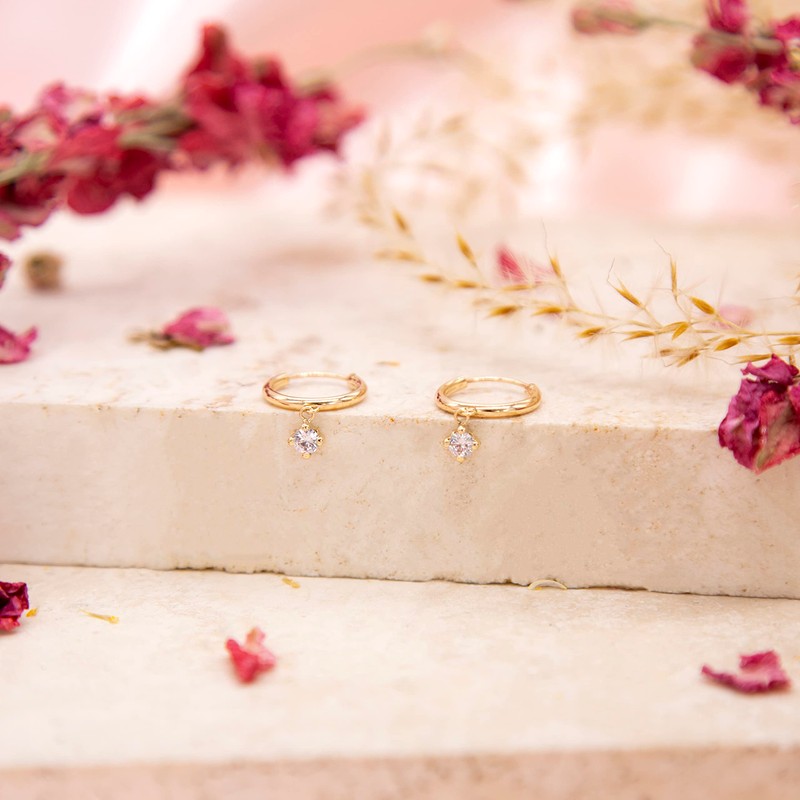 Carissima Gold Women's 9ct Yellow Gold 3mm Round White CZ