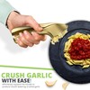 Oliver's Kitchen ® Premium Garlic Press – Handy & Easy