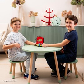 Theo Klein Theo Klein 5901 UNO Tragetasche I Praktische Spielkarten-Tasche für unterwegs I Schützt Karten vor Nässe und Staub I Maße: 11 cm x 3,5 cm x 15,5 cm I Spielzeug für Kinder ab 3 Jahren