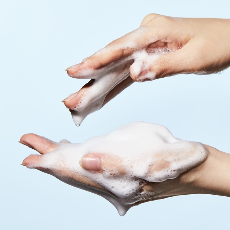Anua 8 Hyaluronic Acid Hydrating Gentle Foaming Cleanser 150ml /