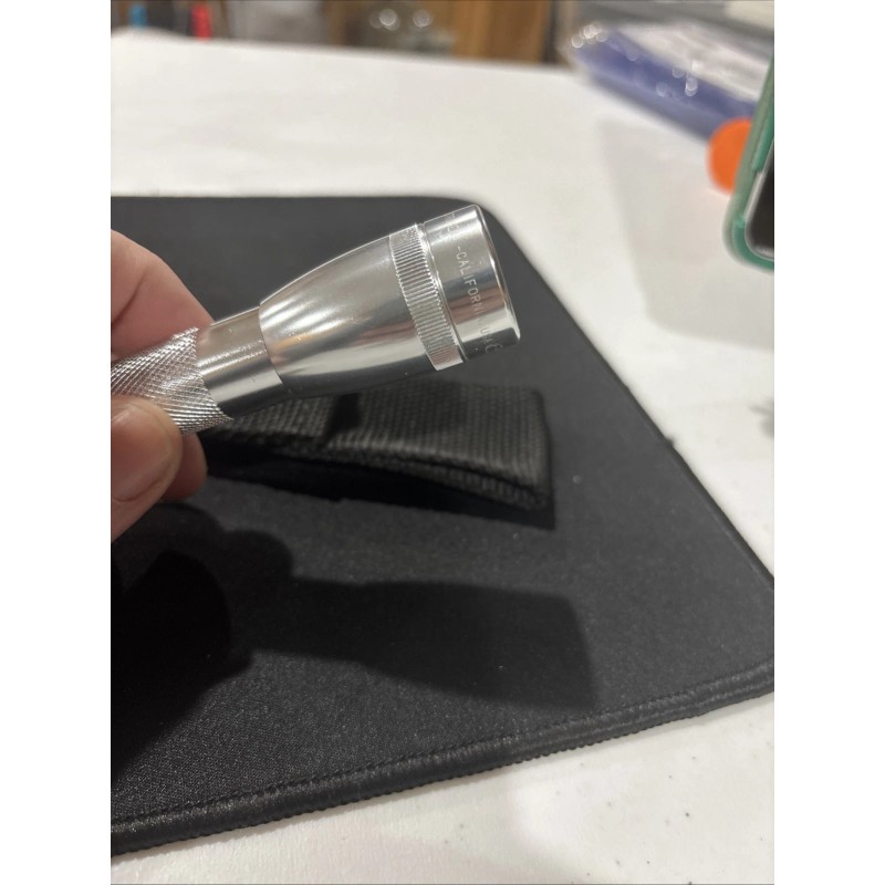 Mag-Lite Mini Bulb Silver Flashlight AA Battery (Open Box) +