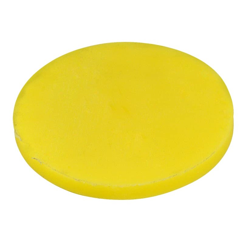 Closing plate, leaf spring