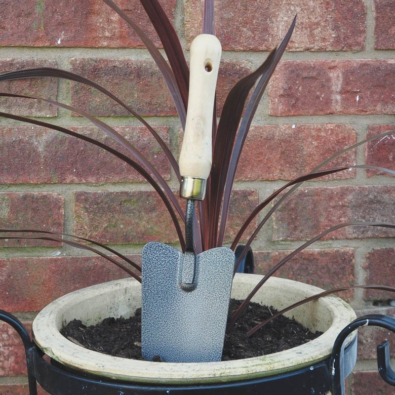 Kingfisher CSHT Wooden Handled Hand Trowel