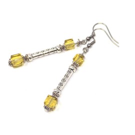 Ohrhänger aus gelbem Glas und Edelstahl