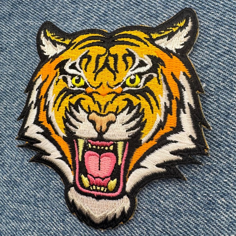 UTOO Embroidered Iron-On Applique Roaring Bengal Striped Souvenir t