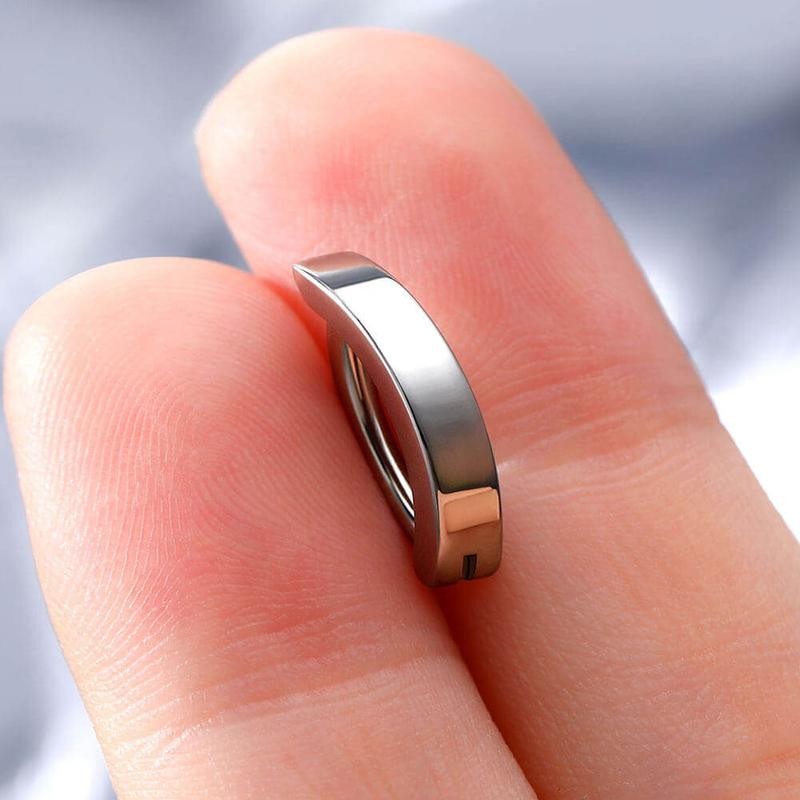 Oufer 14G Clicker Hoop Curved Belly Ring - Color: Silver