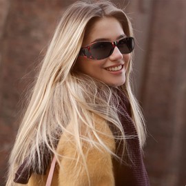 TINHAO Fit Over Sunglasses for Women - Polarized Fitover Sunglasses with 100% UV Protection for Driving,Fishing,Cycling,Running and Golf with Amber Leopard Frame