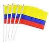 Paquete de 25 banderas pequeñas de mano con bandera colombiana