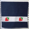 Huuraa Sporthandtuch Erdbeere Strawberry Geschenk 50x100cm French Navy Baumwolle Erdbeere