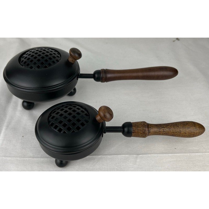 Bitto Saluk Metal Smoking Pan with Wooden Handle Length 26.5