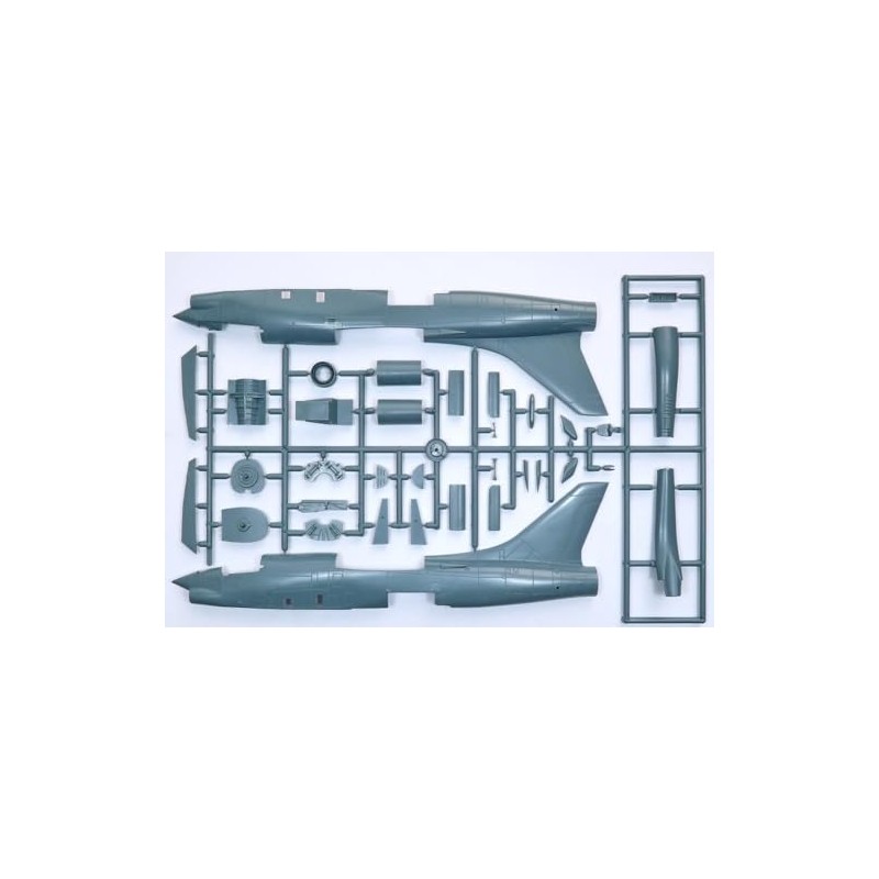 Sword SWD72150 1/72 American RF-8G Crusader Vietnam Plastic Model