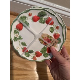 Primrose Vintage Strawberry Melamine 6.5" Dessert Plates Scallop / 4 NWT Spring