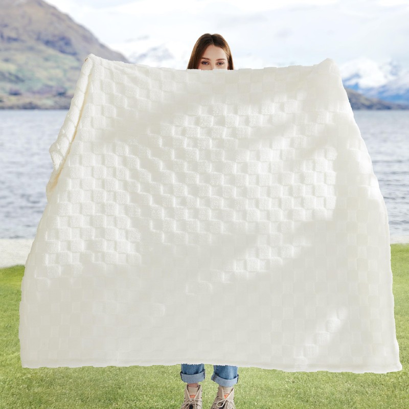 BEDSURE Cuddly Blanket, Fluffy Fleece Blanket, Chequered Pattern Throw Blanket,