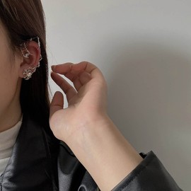 Cimenexe Gothic Dragon Claw Ear Cuff Earrings Claw Climber Wrap Earrings Spider Web Ear Crawler Earrings Silver Clip on Wrap Earrings Punk Crystal Cartilage Earrings Jewelry for Women and Girls