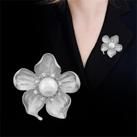 WCRAZYE Yellow Flower White Pearl Brooch for Women Girls Gold Autumn Flower Pins Autumn Fall Flower Broach for Mother Wife GF Wedding Bridal Bouquet Party Charm Flower Pin for Christmas Valentine's Day (Silver)