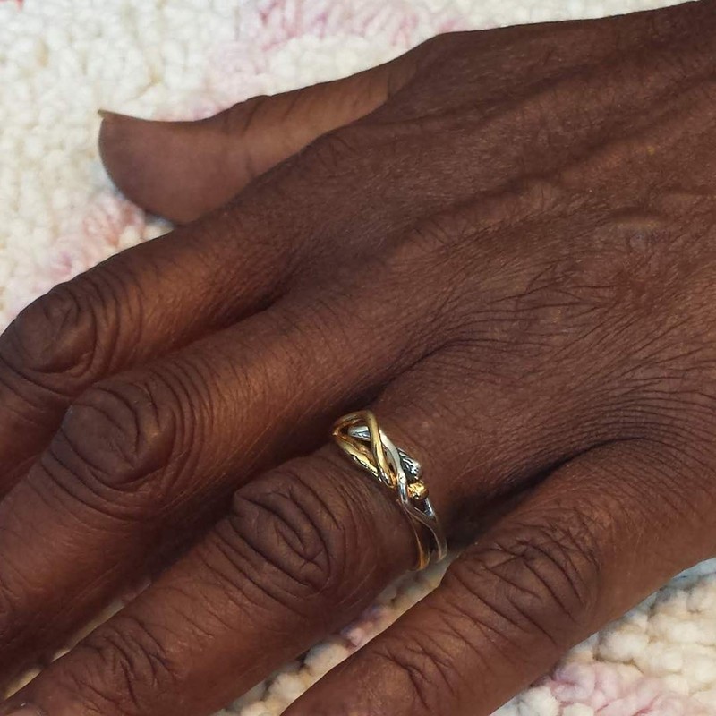 Man/Woman Embrace Puzzle Ring